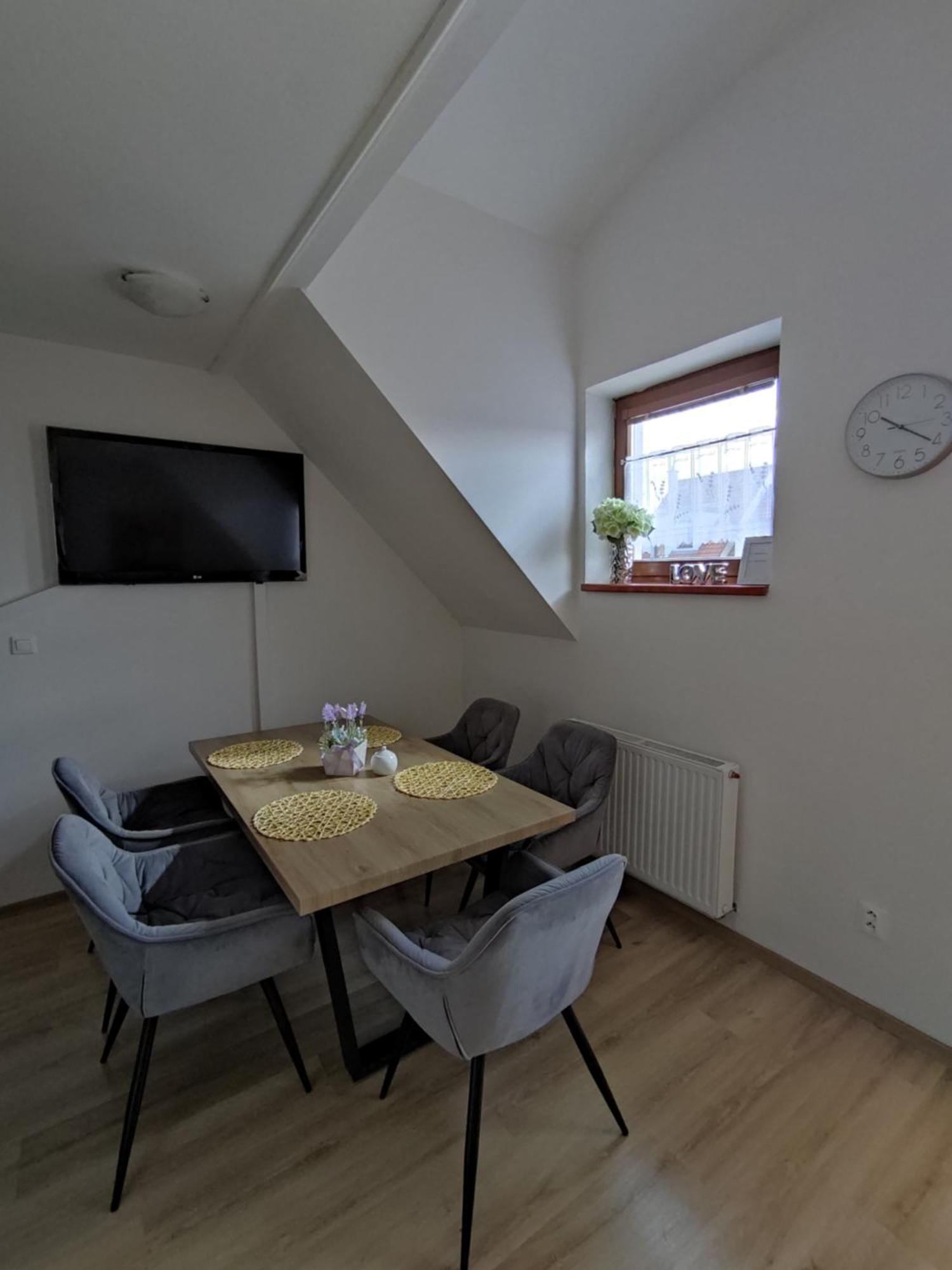 Ubytovani Ema Apartment Valtice Ngoại thất bức ảnh
