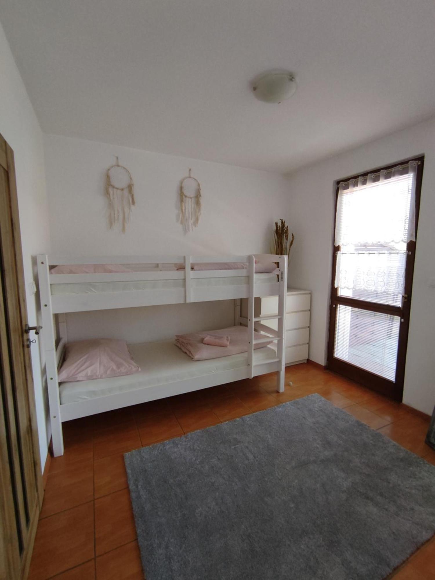 Ubytovani Ema Apartment Valtice Ngoại thất bức ảnh